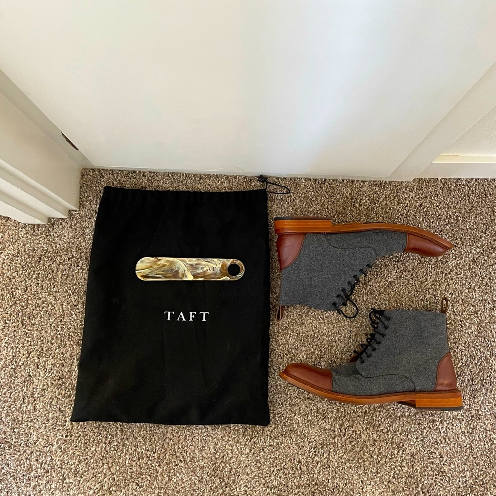 Taft Jack Boot size 40 with bag